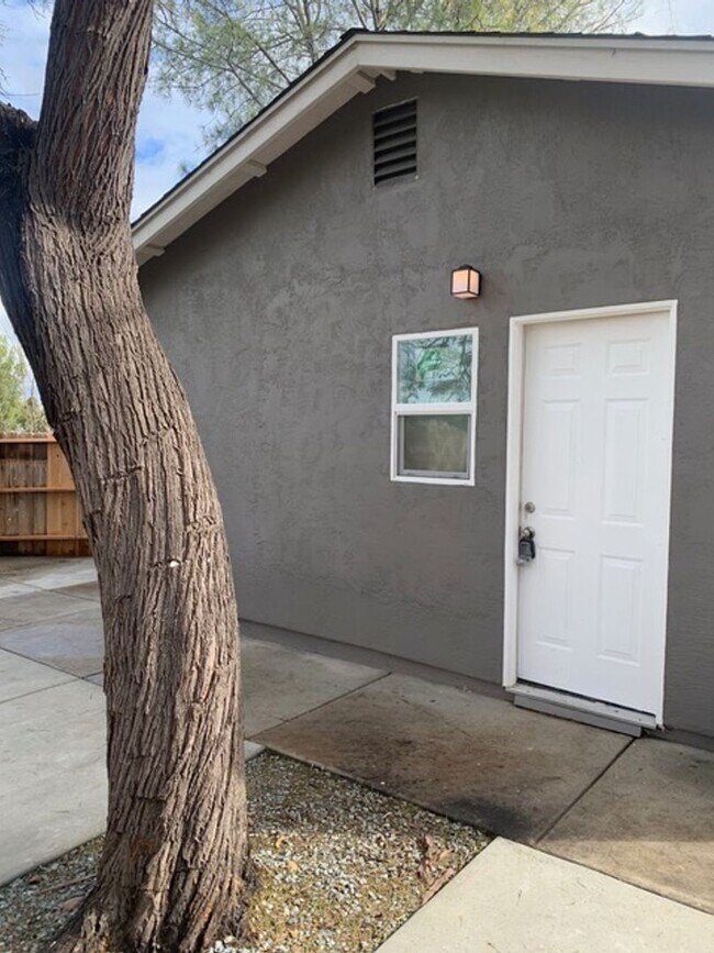 Building Photo - 2 bed 1 Bath on Adobe