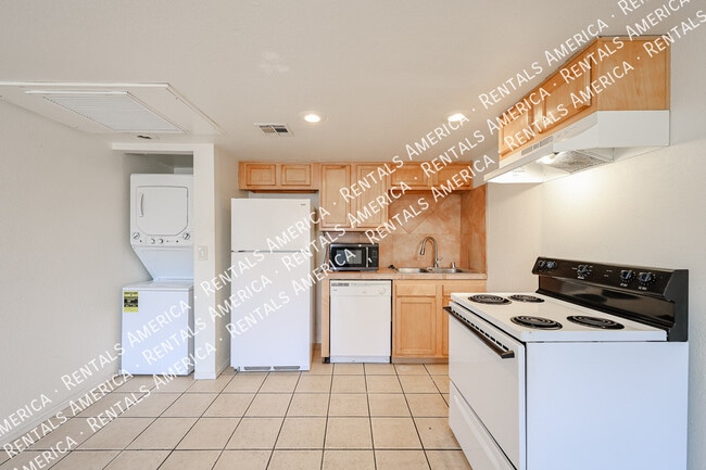 Foto del edificio - 12440 N 20th St