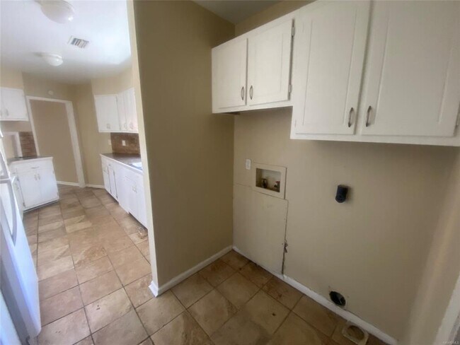 Foto del edificio - 2440 Price St