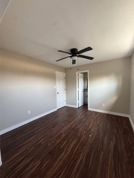 Building Photo - 4706 Yellowstone Blvd