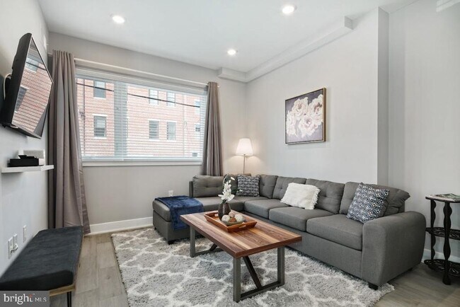 Foto del edificio - 2537 Grays Ferry Ave