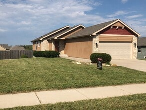 Building Photo - 2114 Deer Trail