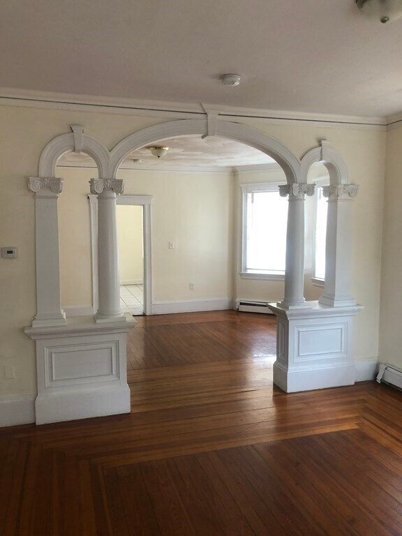 Building Photo - 52 Beech St