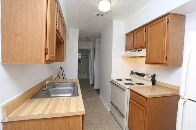 Kitchen - 1901 Apartments