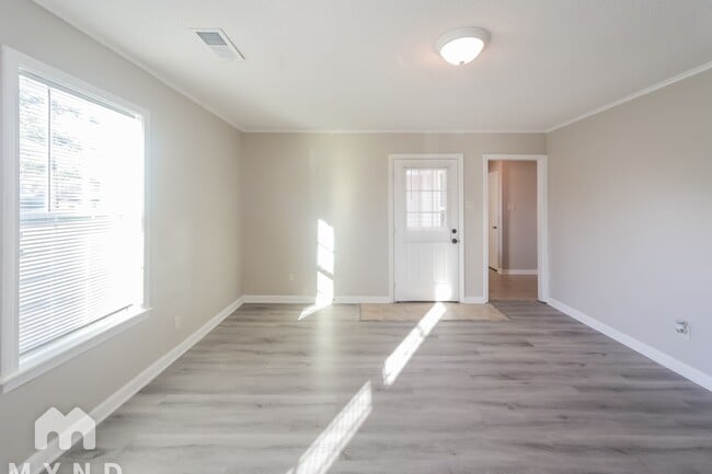 Building Photo - 6280 Southbridge Dr