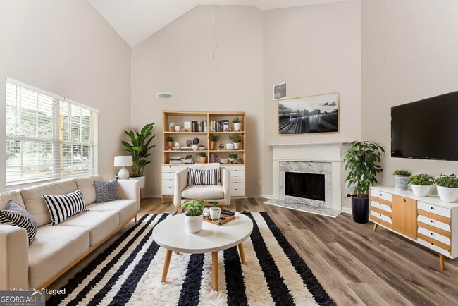 Foto del edificio - 611 Longstreet Ln