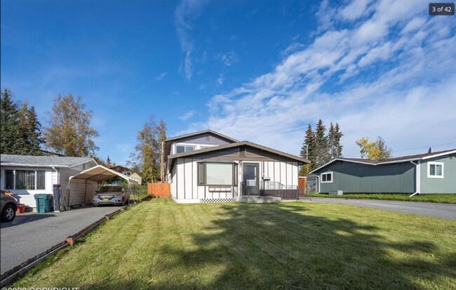 Building Photo - 2103 W 46th Ave
