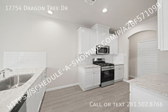 Foto del edificio - 17754 Dragon Tree Dr