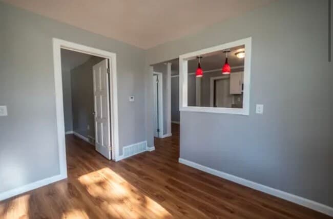 Building Photo - 831 Avenue C