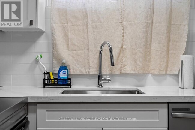 Photo du bâtiment - 610 King St E