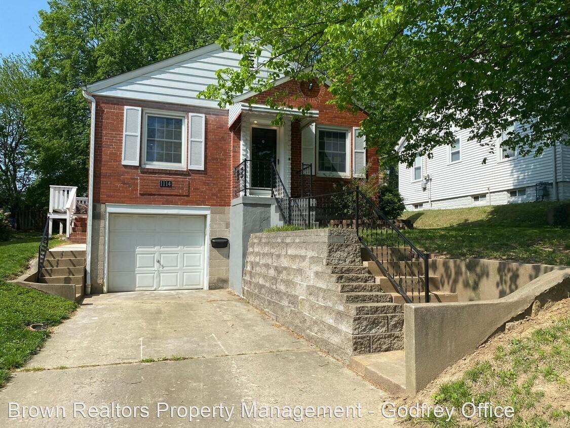 2 br, 1 bath House 1114 McPherson House for Rent in Alton, IL