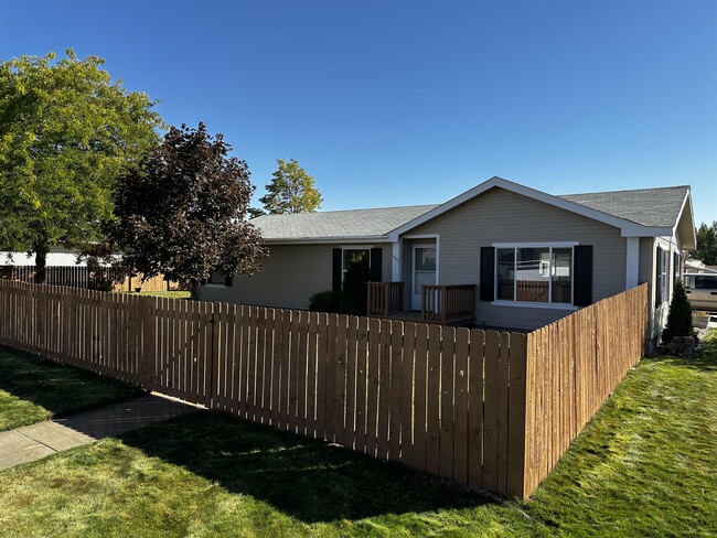 Building Photo - 1507 Erin Way