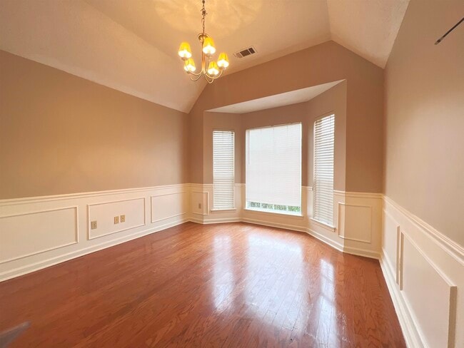 Building Photo - 9347 Garden Woods Dr