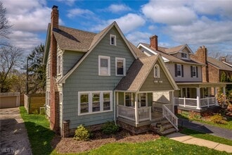 Building Photo - 3478 Northcliffe Rd