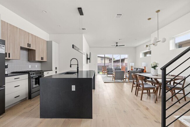 Foto del edificio - 1402 Summit St