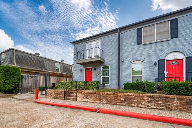 Foto del edificio - 2710 Briarhurst Dr