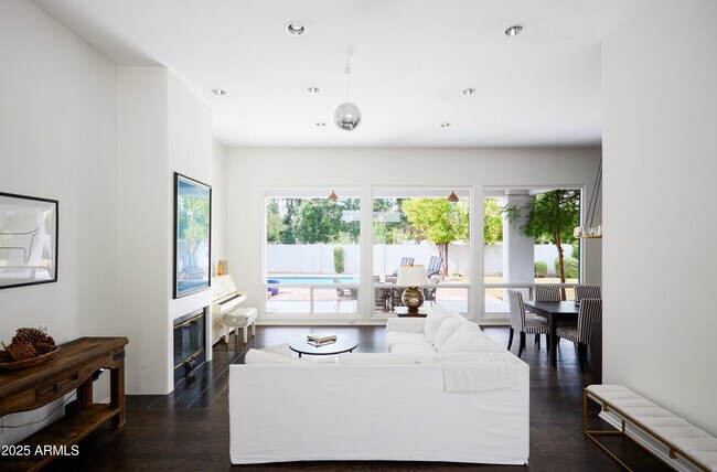 Foto del edificio - 12242 N 74th St