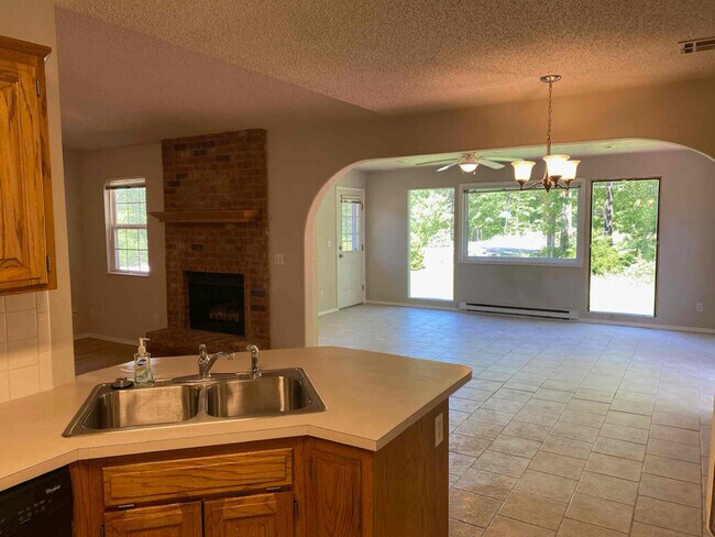 Building Photo - 36 Dumfries Dr