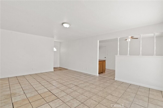 Foto del edificio - 10743 Cass St