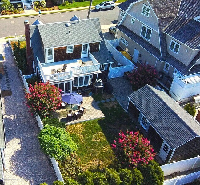 27 Goetze St, Bay Head, NJ 08742 House Rental in Bay Head, NJ