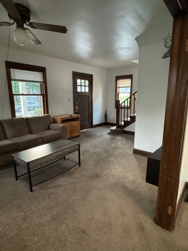 Building Photo - 849 E University Ave