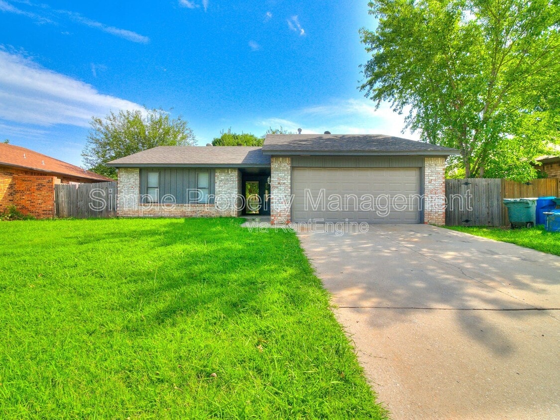 Primary Photo - 409 W Clermont Dr