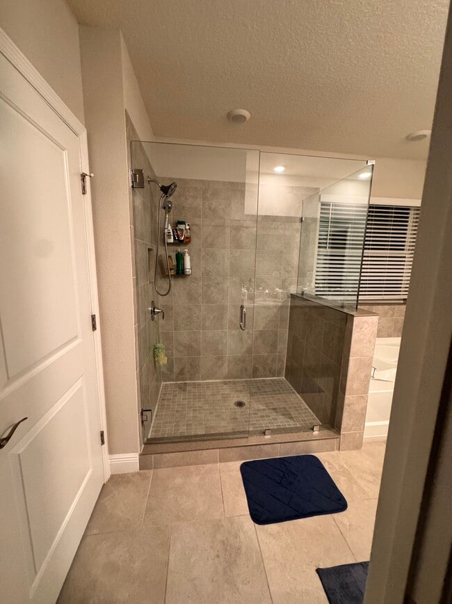 Foto del edificio - 10916 Honor Rd