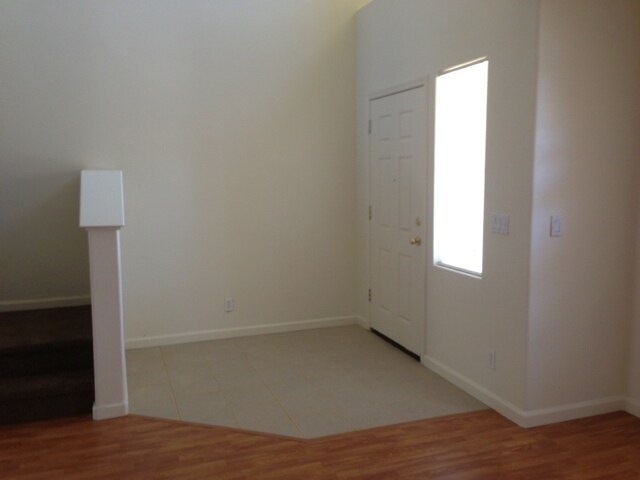 Foto del edificio - Los Banos, Large 2 story 5 bedroom 3 full ...