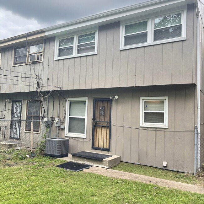 Foto del edificio - 6651 S Ellis Ave