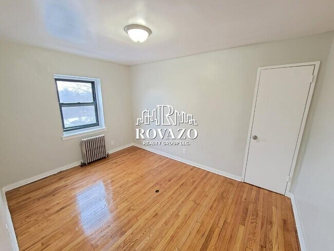 Foto del edificio - 365 Schley St