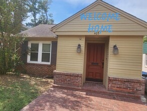 Front - 405 Haynes St