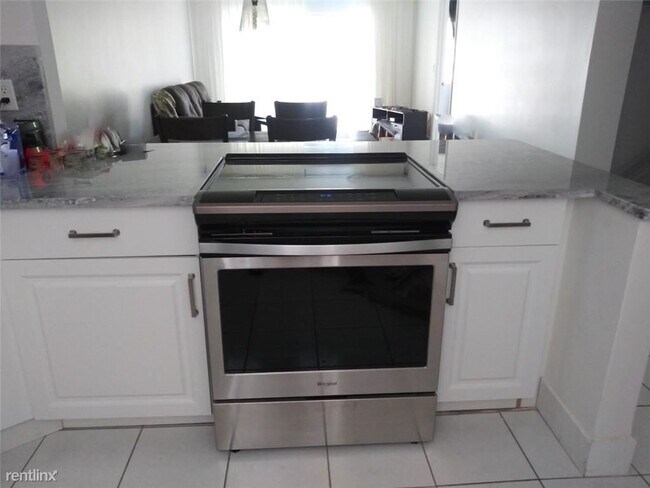 Building Photo - 2 br, 2 bath Condo - Carriage Hills