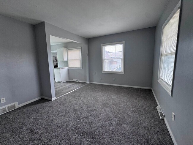 Building Photo - 13919 Frazho Rd