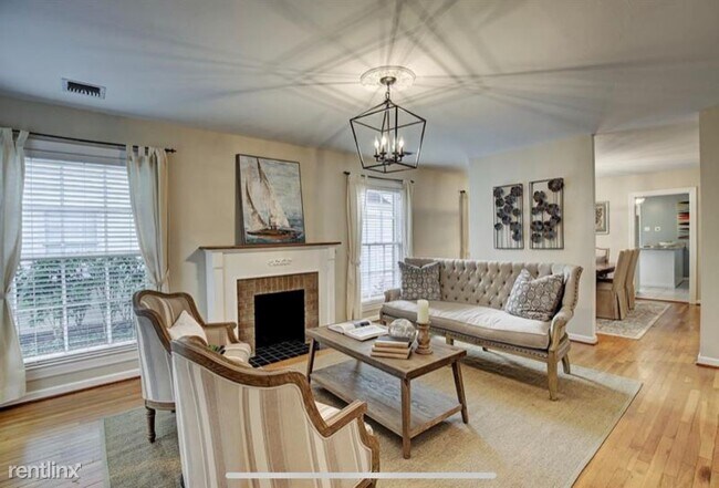 Foto del edificio - 2 br, 1 bath House - 4002 Milton St