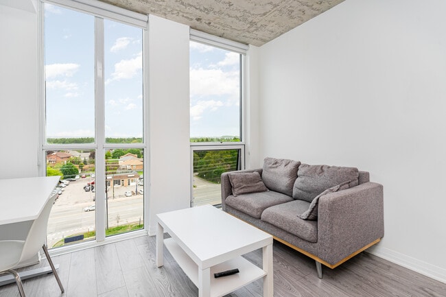 Building Photo - 1900 Simcoe St N