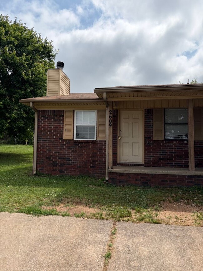Building Photo - 2609 S 16th St