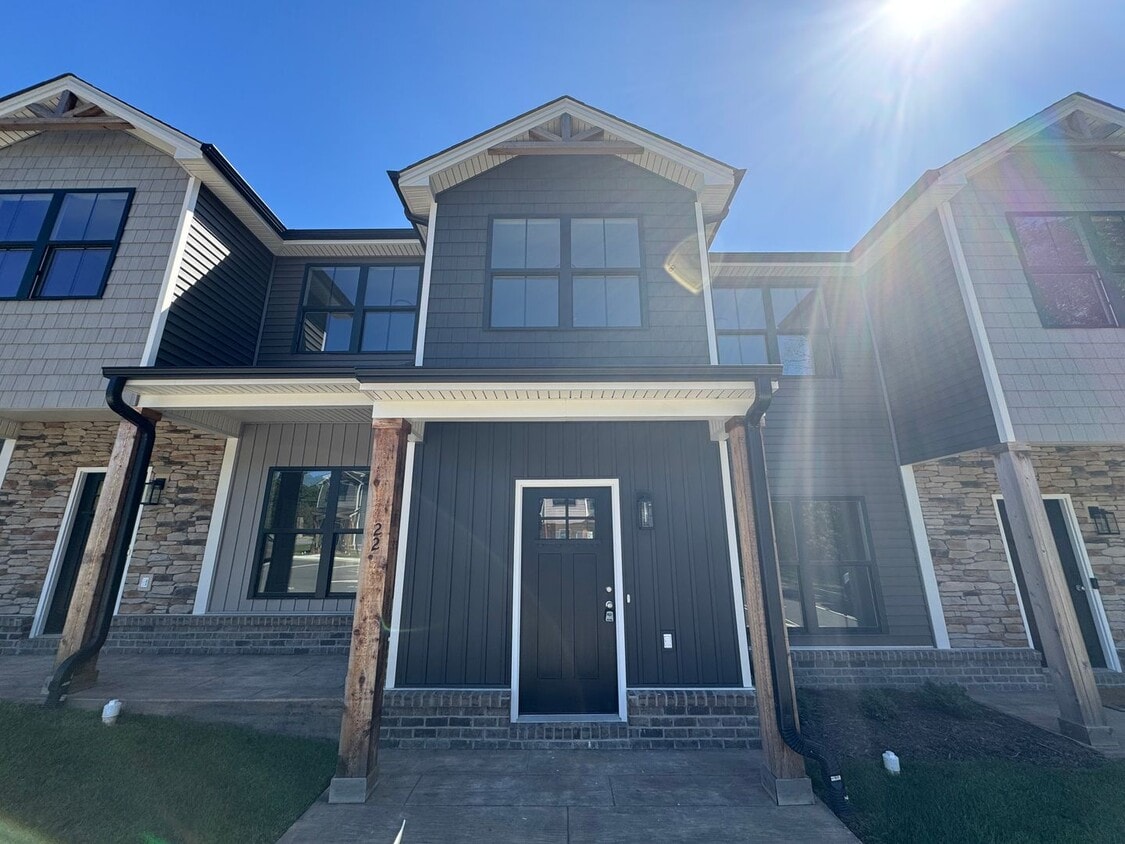 Primary Photo - Sunburst Villa Luxury Townhouse
