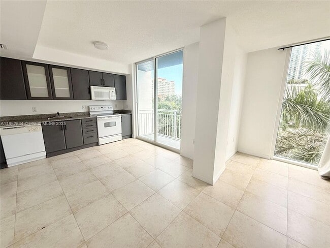 Foto del edificio - 275 NE 18th St