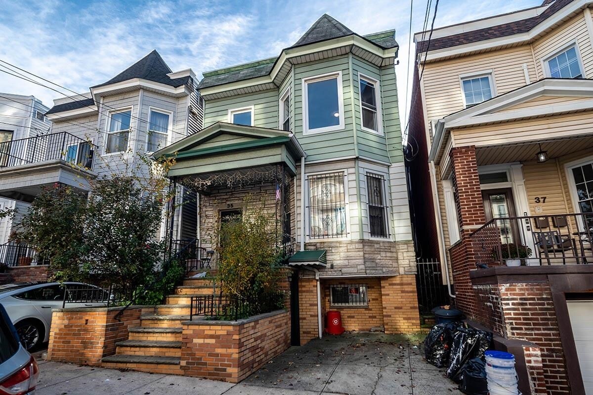 35 48th St, Weehawken, NJ 07086 House Rental in Weehawken, NJ