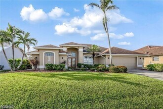 Building Photo - 1922 Cape Coral Pkwy W