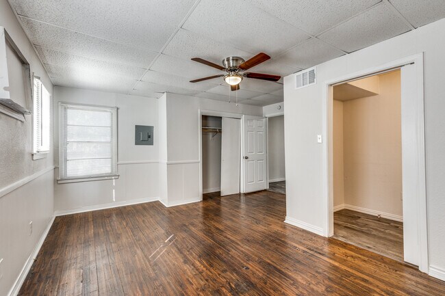 Foto del edificio - 4256 Standish Rd