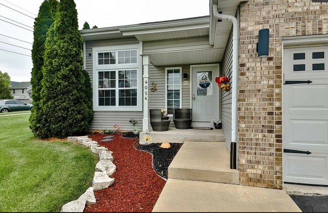 Building Photo - 4054 Linden Rd