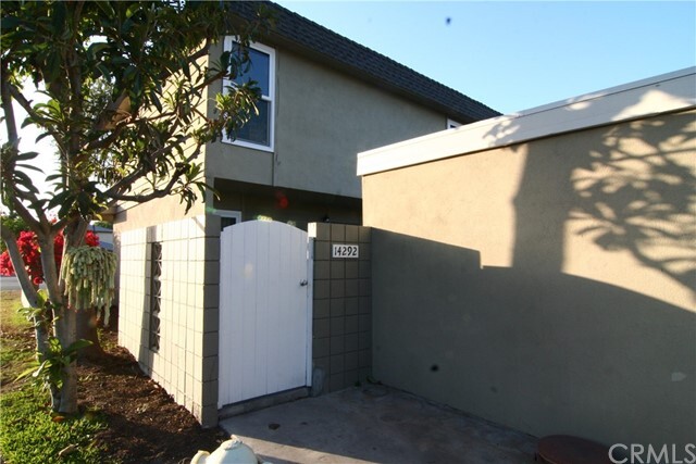 Foto del edificio - 14292 Red Hill Ave