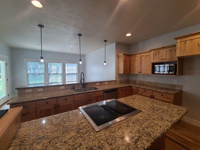 Foto del edificio - Clean and ready to go 3 bedroom home