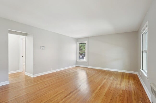 Building Photo - Henry Clay Court Apartments