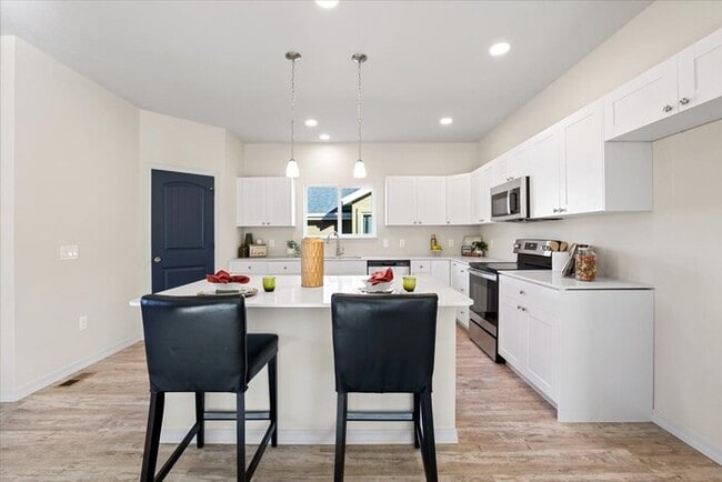 Building Photo - 204 High Meadows Dr