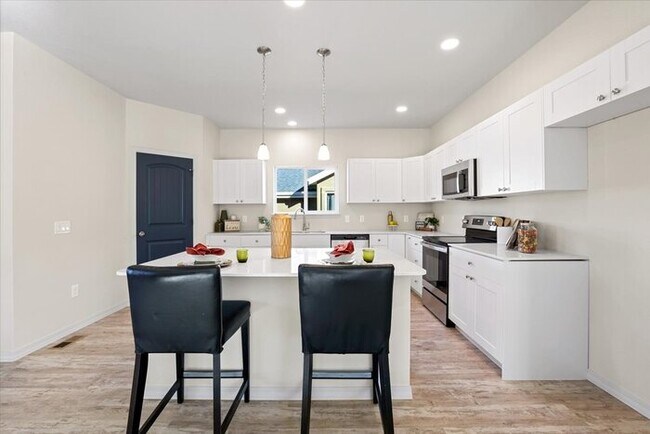 Foto del edificio - 204 High Meadows Dr
