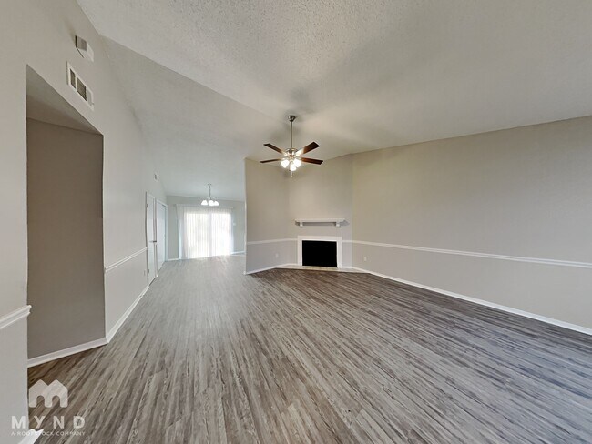 Foto del edificio - 5685 Burnette Cove