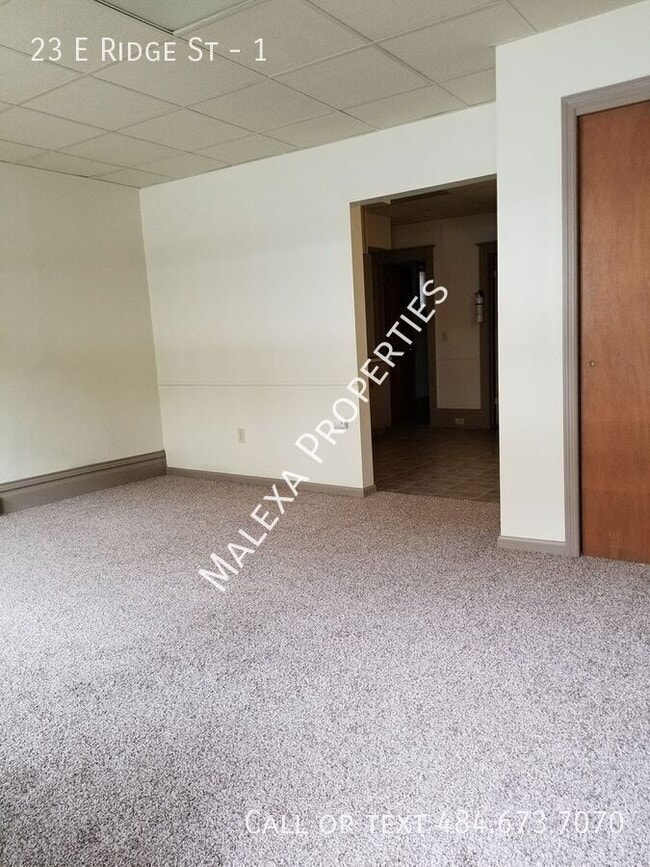 Building Photo - 23 E Ridge St