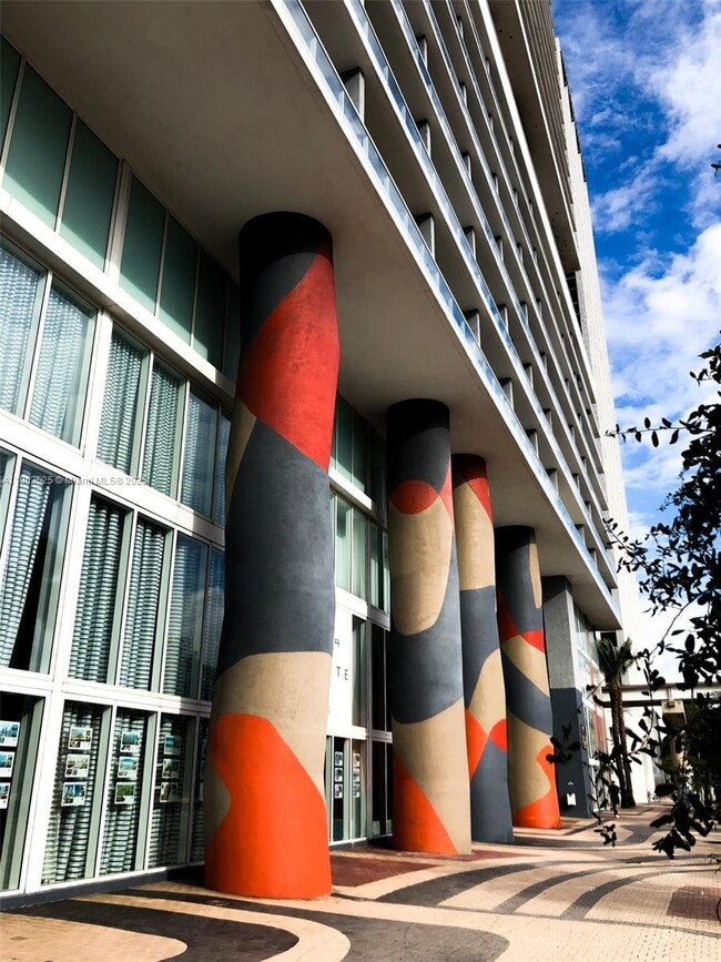 Building Photo - 50 Biscayne Blvd